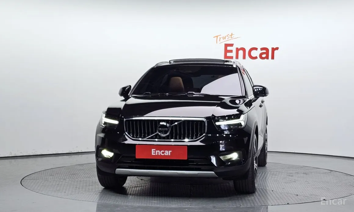 Фото 3 - Volvo XC40