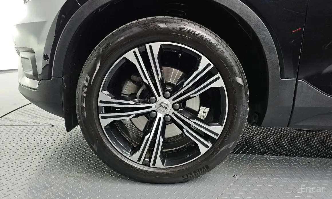 Фото 5 - Volvo XC40