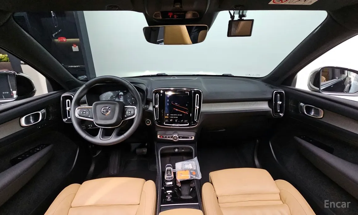 Фото 7 - Volvo XC40