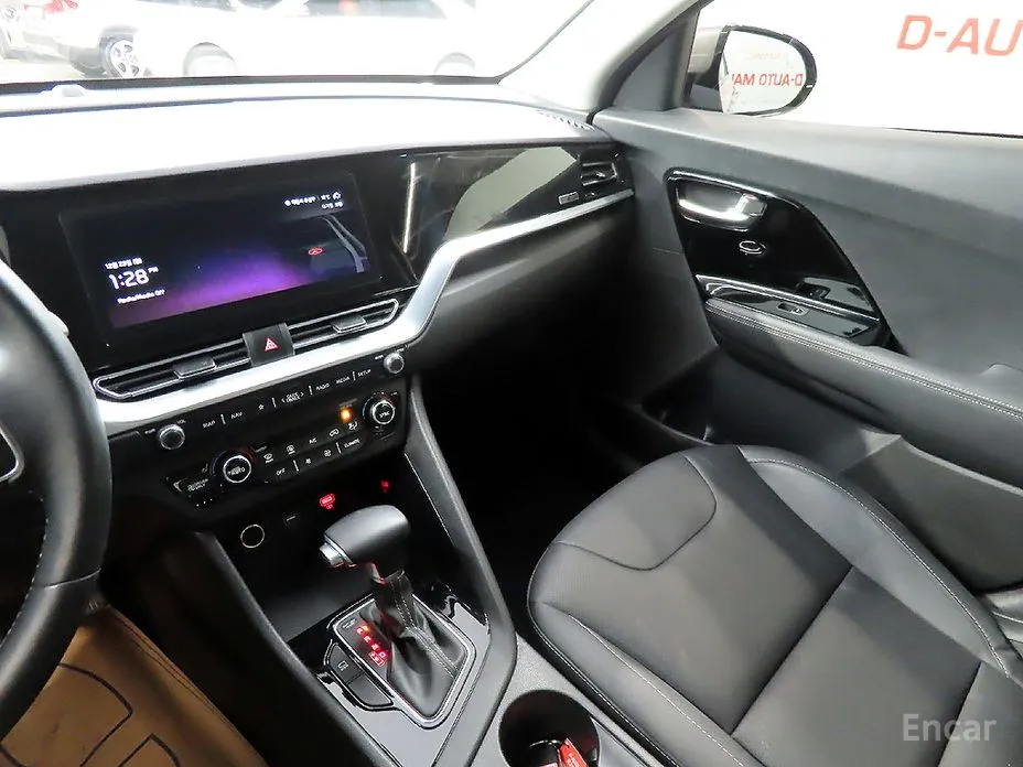 Фото 11 - Kia Niro