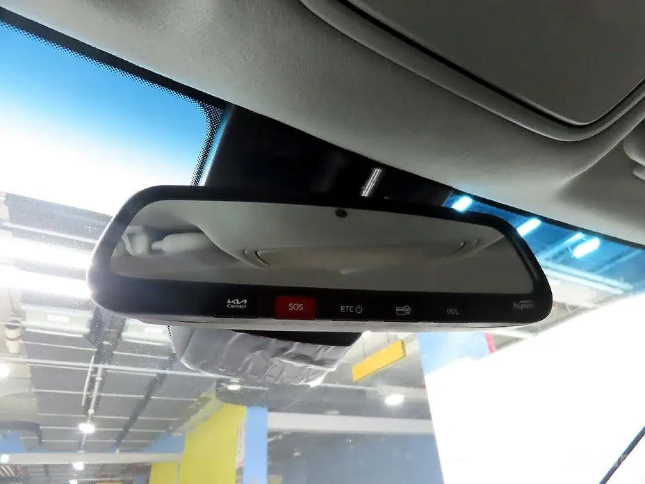 Фото 16 - Kia Niro