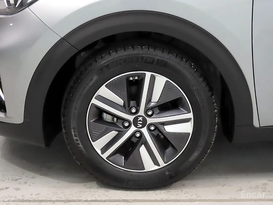 Фото 20 - Kia Niro