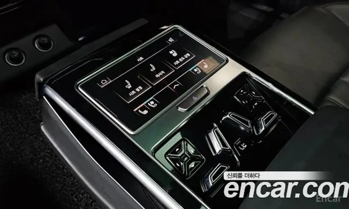 Фото 19 - Audi A8