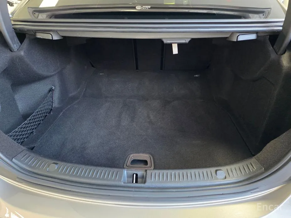 Фото 11 - Mercedes-Benz E-Class