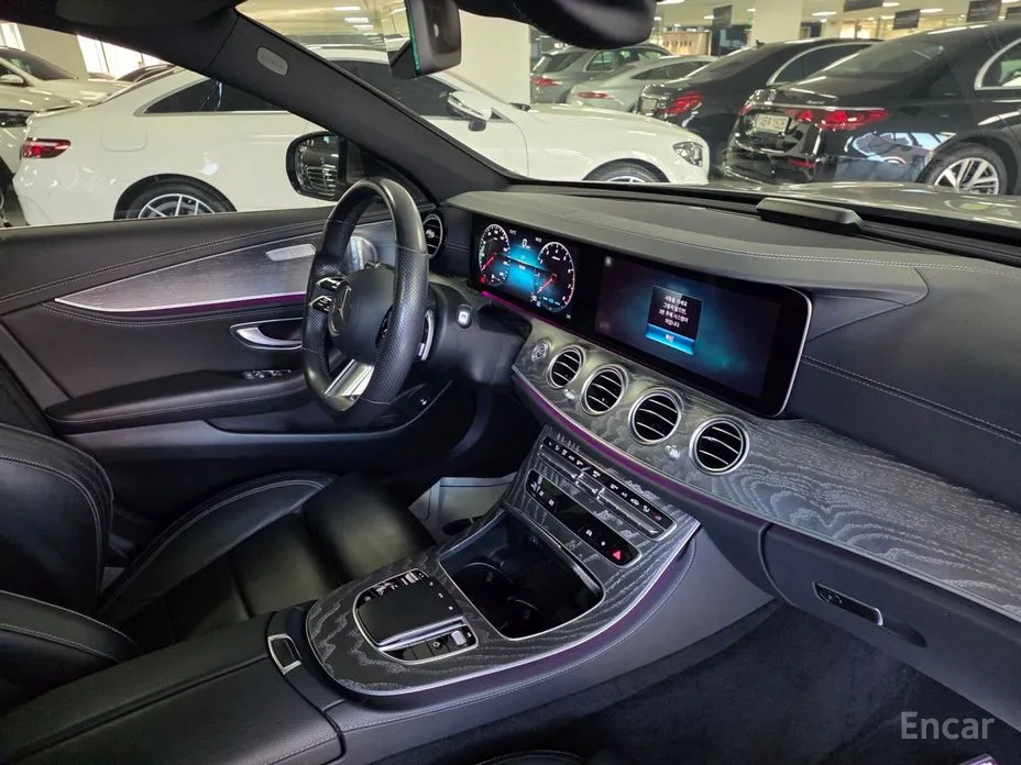 Фото 12 - Mercedes-Benz E-Class