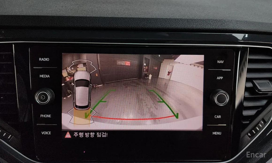 Фото 16 - Volkswagen T-Roc