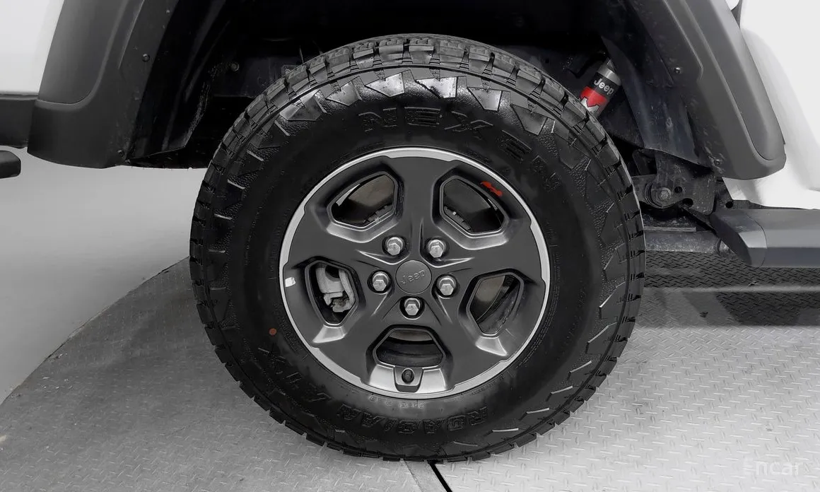 Фото 8 - Jeep Gladiator