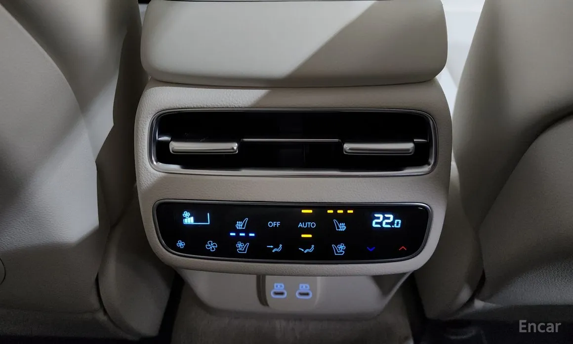 Фото 19 - Genesis GV70