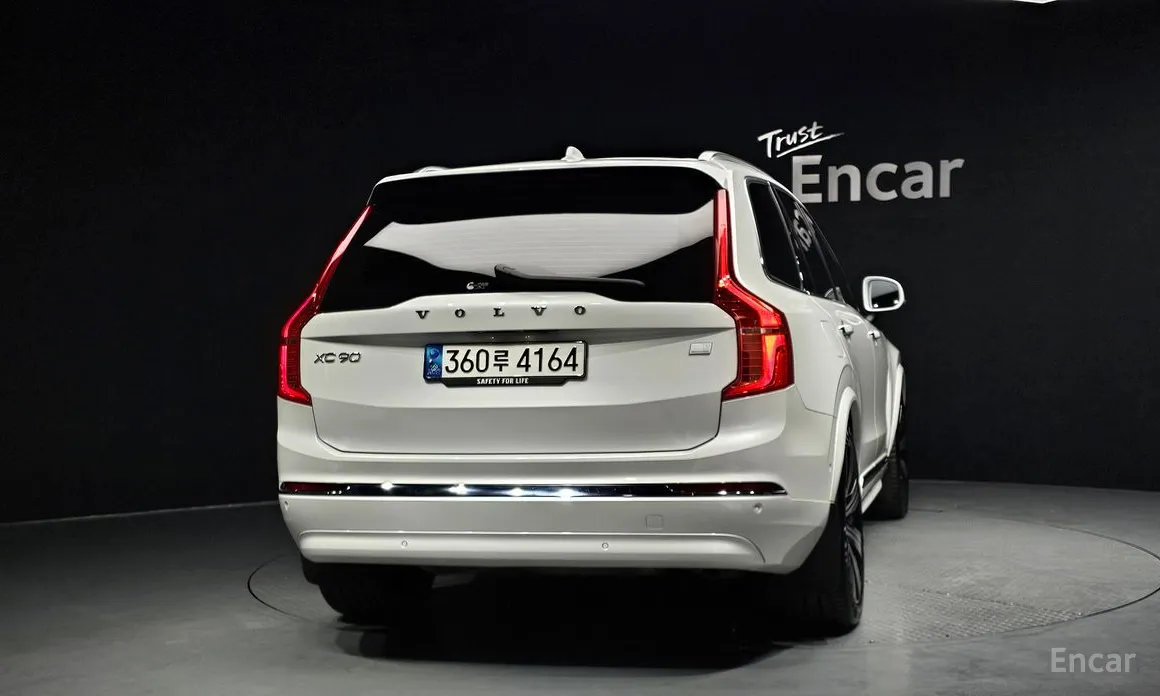 Фото 4 - Volvo XC90