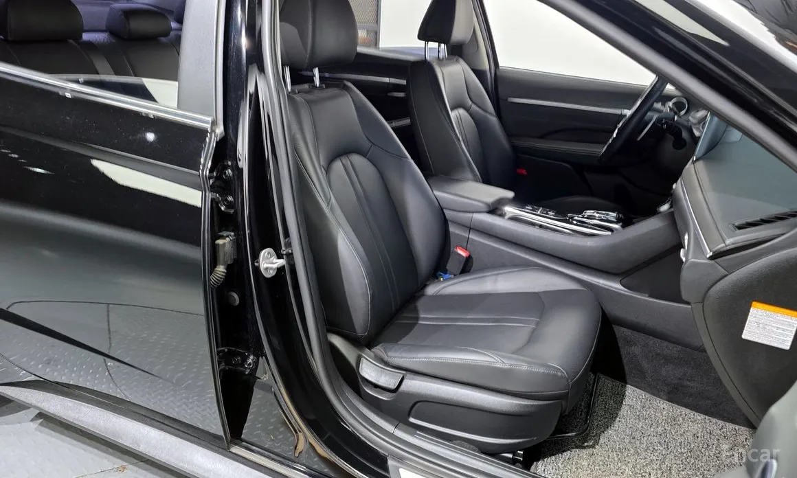 Фото 12 - Hyundai Sonata