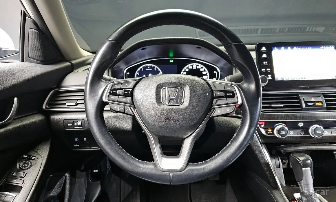 Фото 13 - Honda Accord