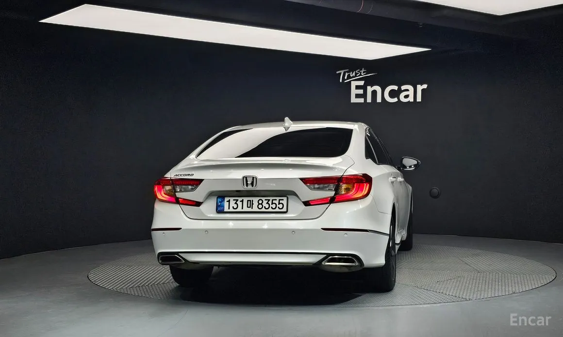 Фото 4 - Honda Accord