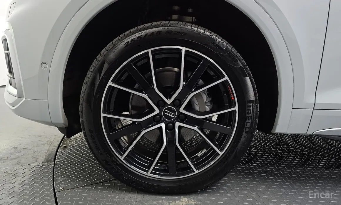 Фото 5 - Audi Q5