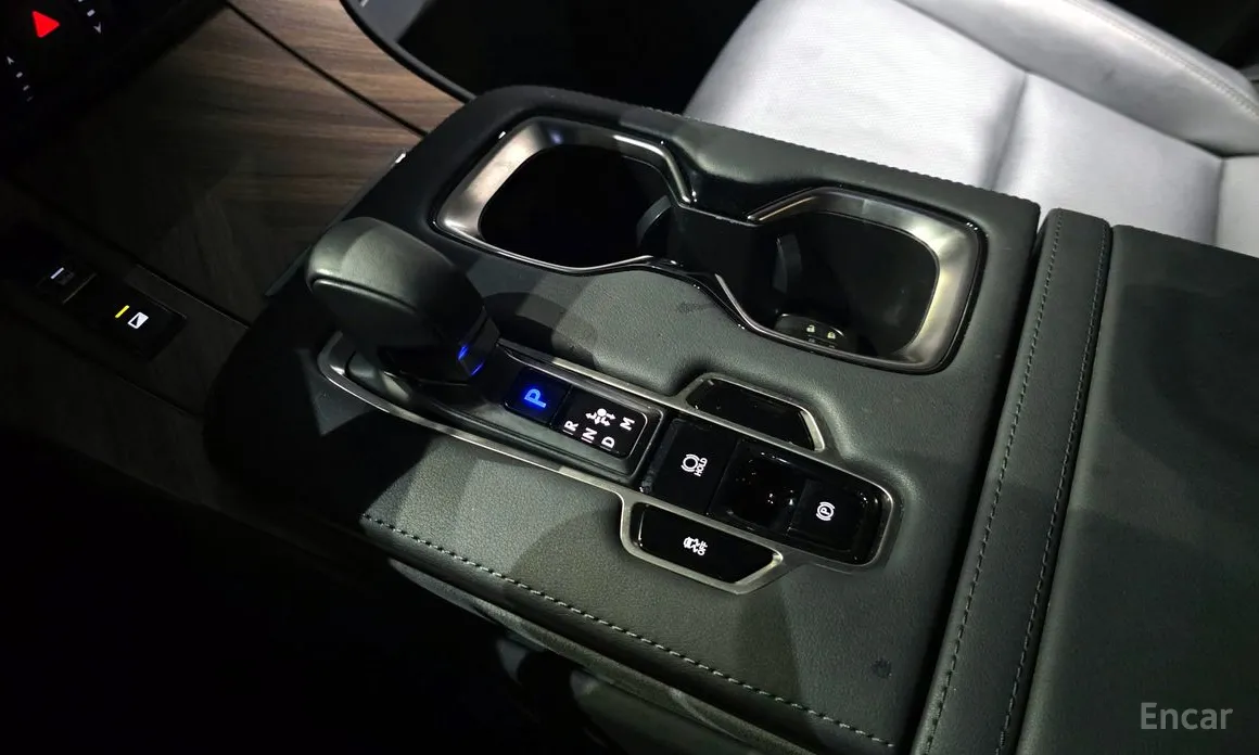 Фото 9 - Lexus LM