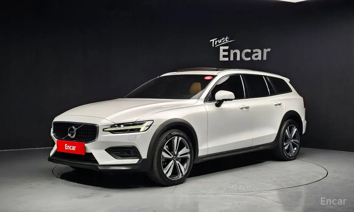 Фото 1 - Volvo V60