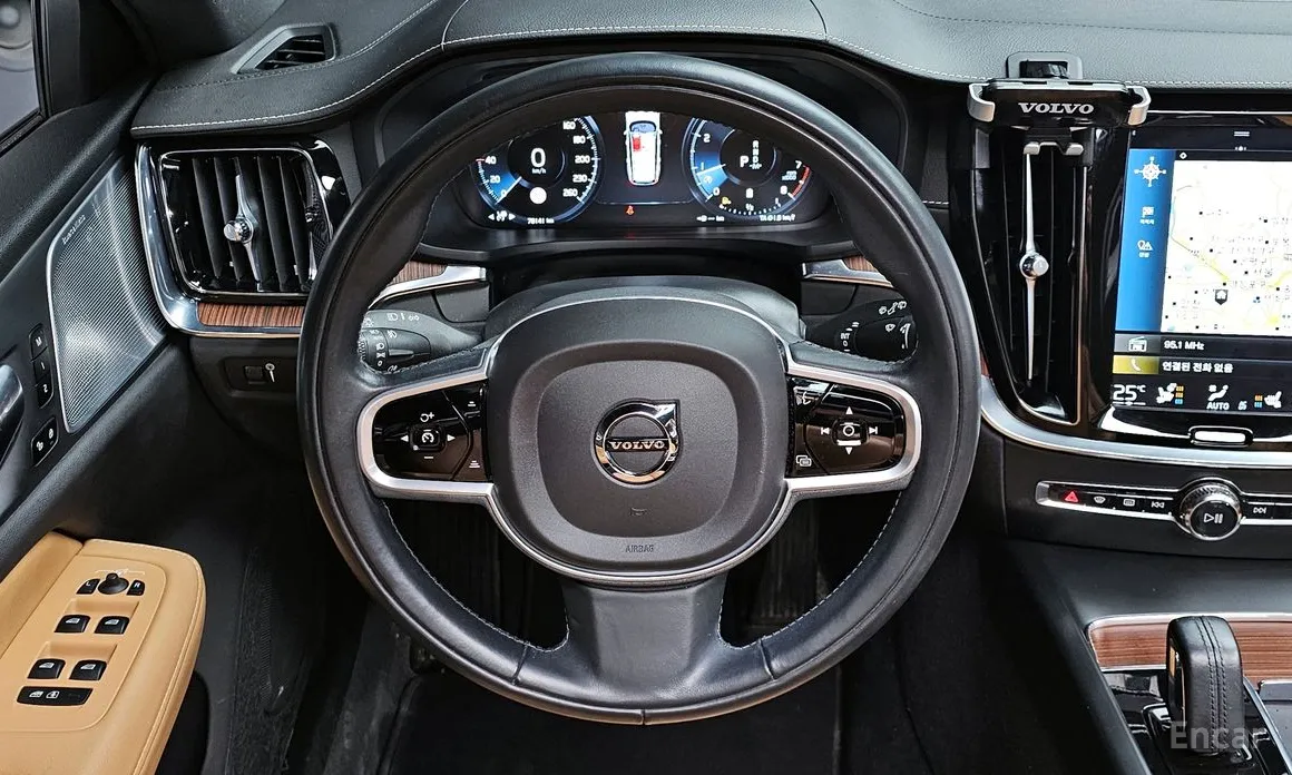 Фото 13 - Volvo V60