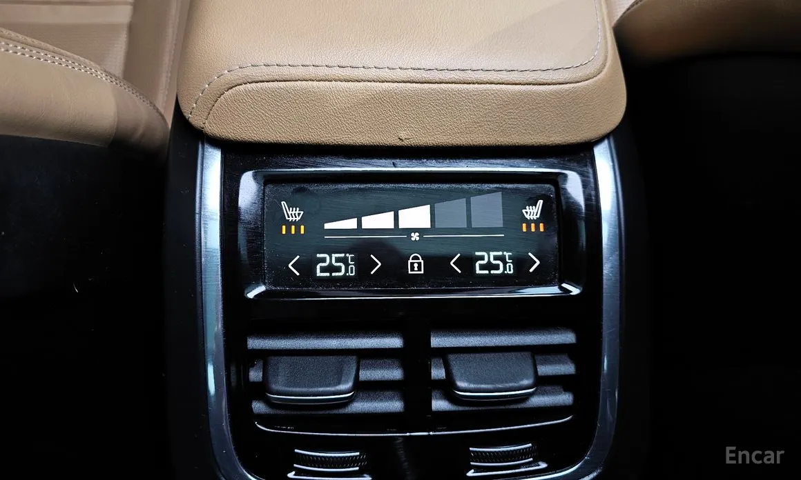 Фото 19 - Volvo V60