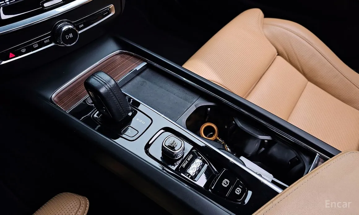 Фото 9 - Volvo V60