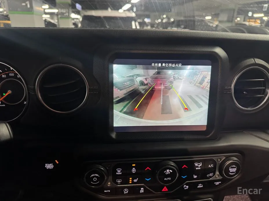 Фото 7 - Jeep Wrangler