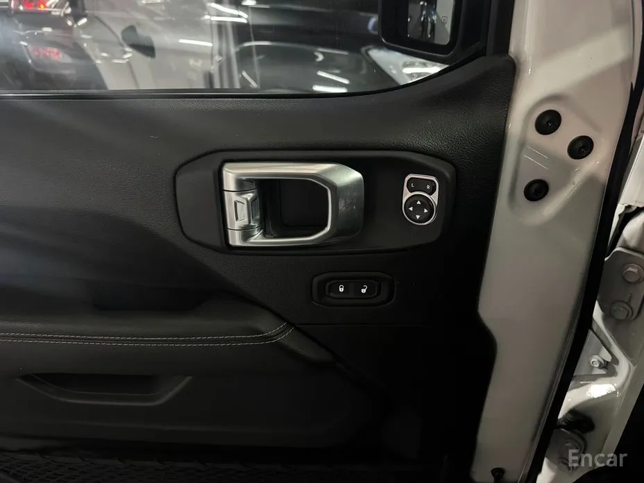 Фото 9 - Jeep Wrangler