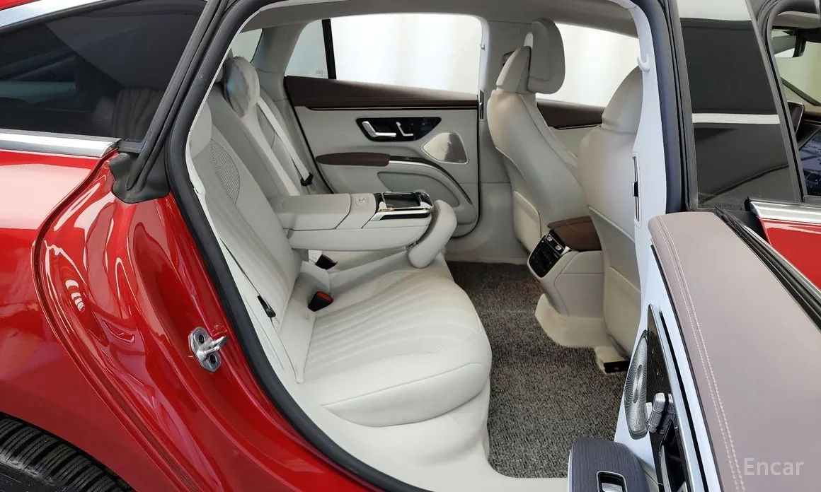 Фото 12 - Mercedes-Benz EQS