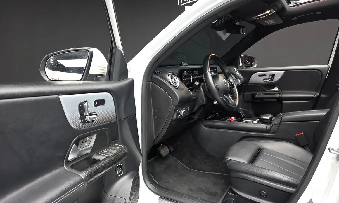 Фото 11 - Mercedes-Benz GLB-Class