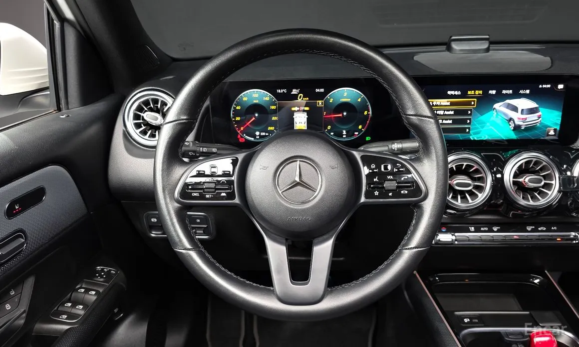 Фото 13 - Mercedes-Benz GLB-Class