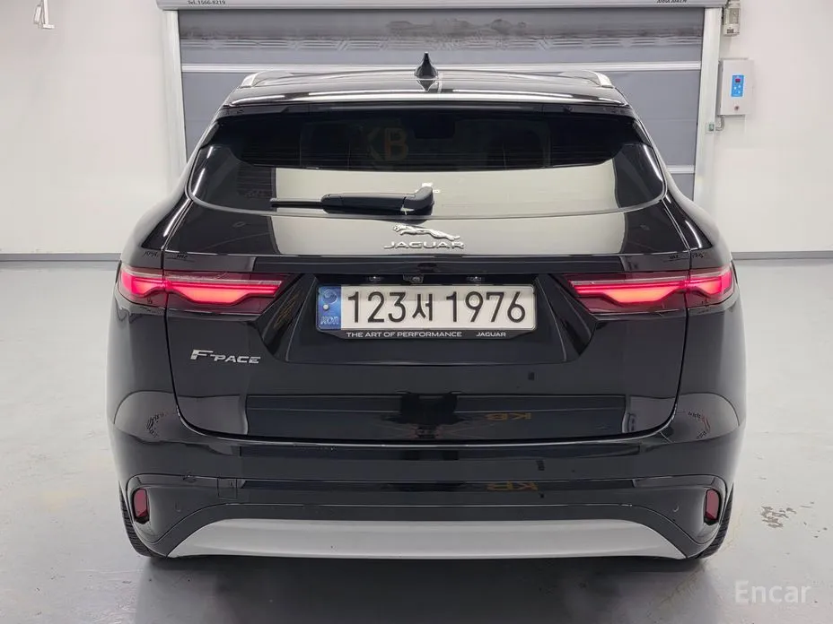 Фото 3 - Jaguar F-Pace