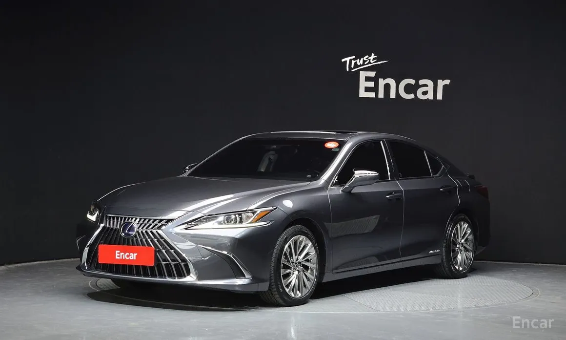 Фото 1 - Lexus ES