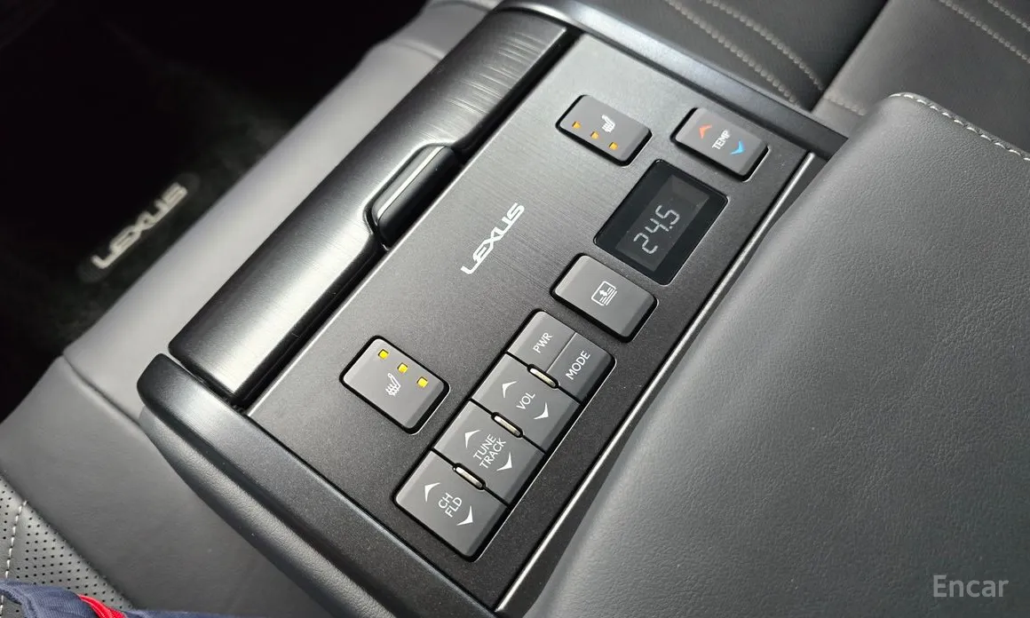 Фото 18 - Lexus ES