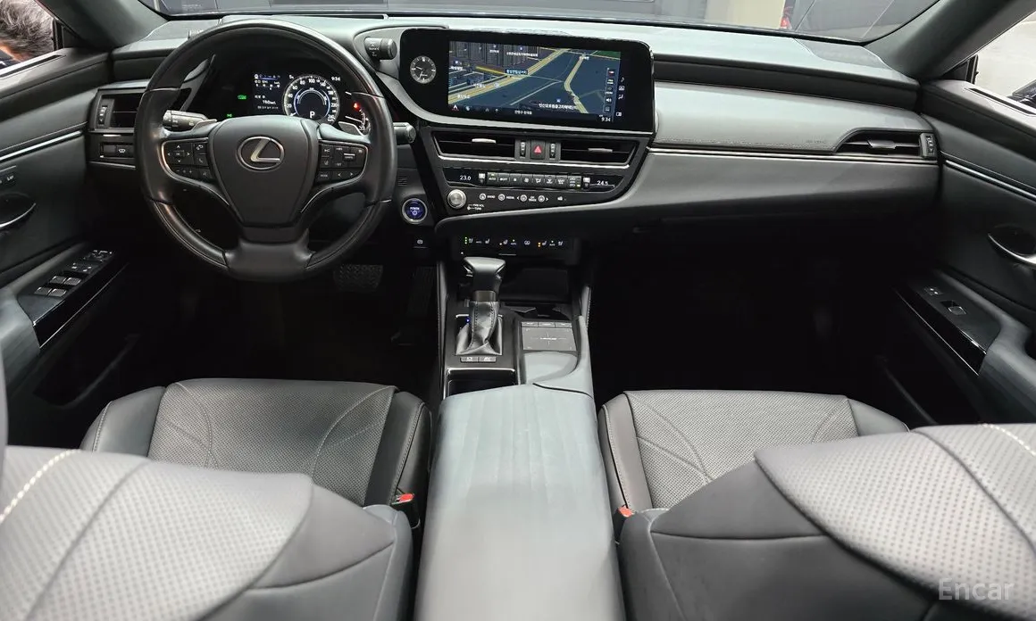 Фото 7 - Lexus ES