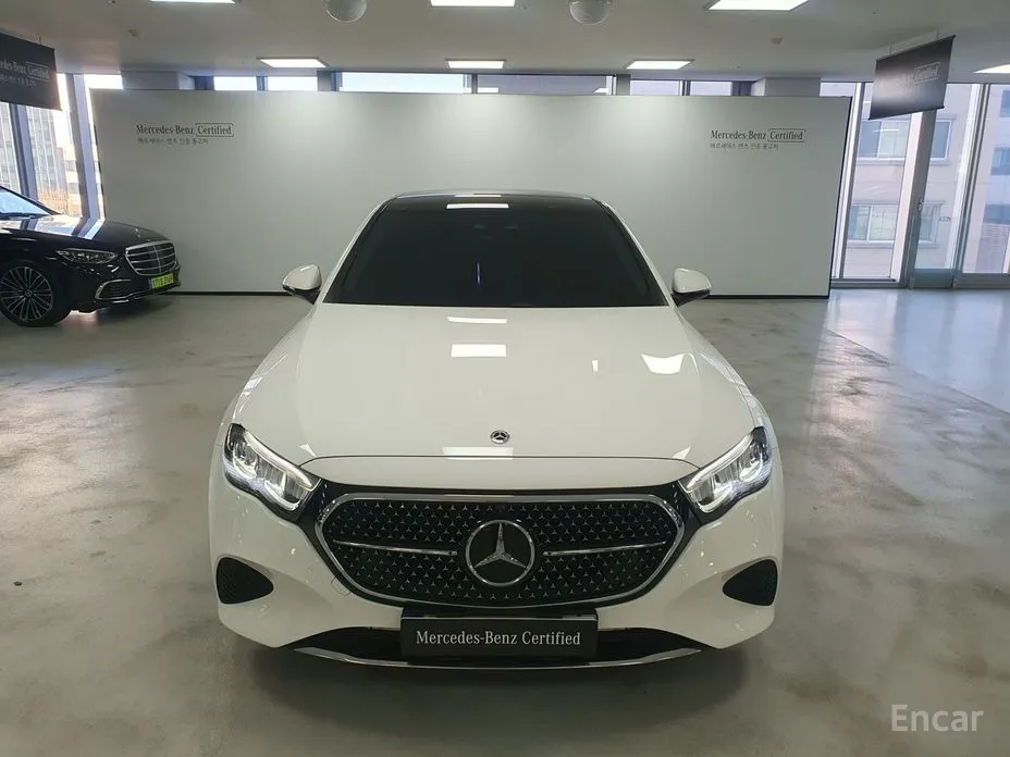 Фото 3 - Mercedes-Benz E-Class