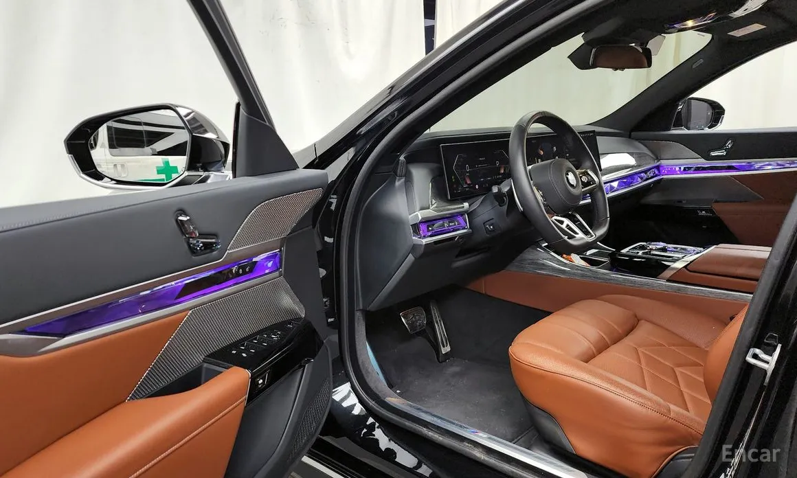 Фото 10 - BMW 7 Series