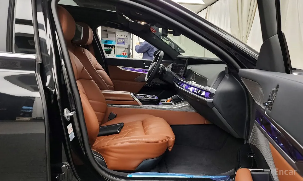 Фото 11 - BMW 7 Series