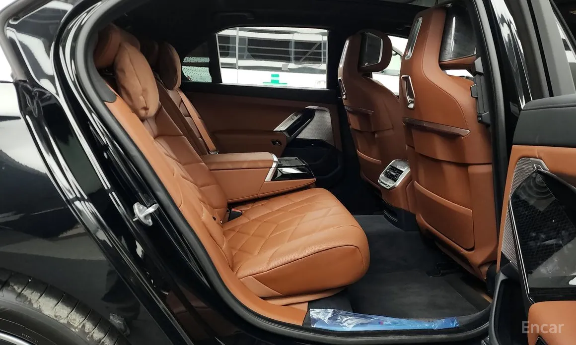 Фото 12 - BMW 7 Series