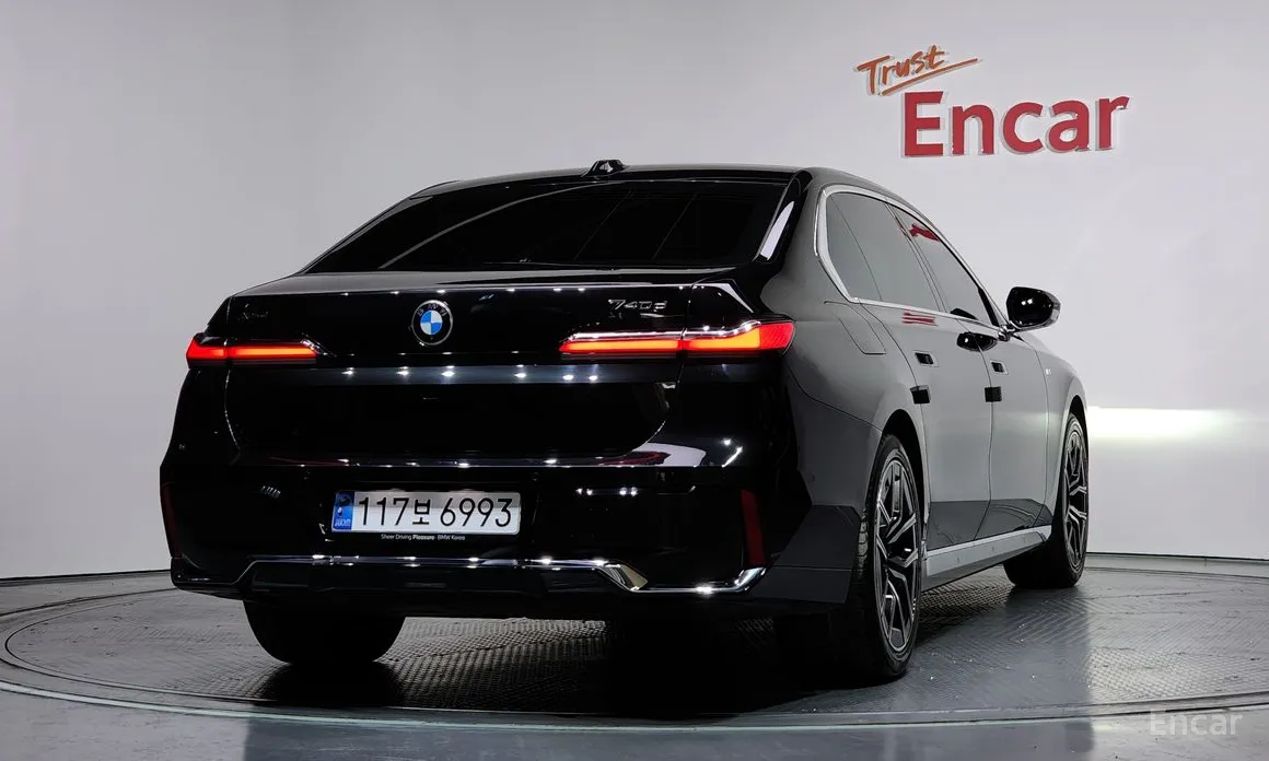 Фото 2 - BMW 7 Series