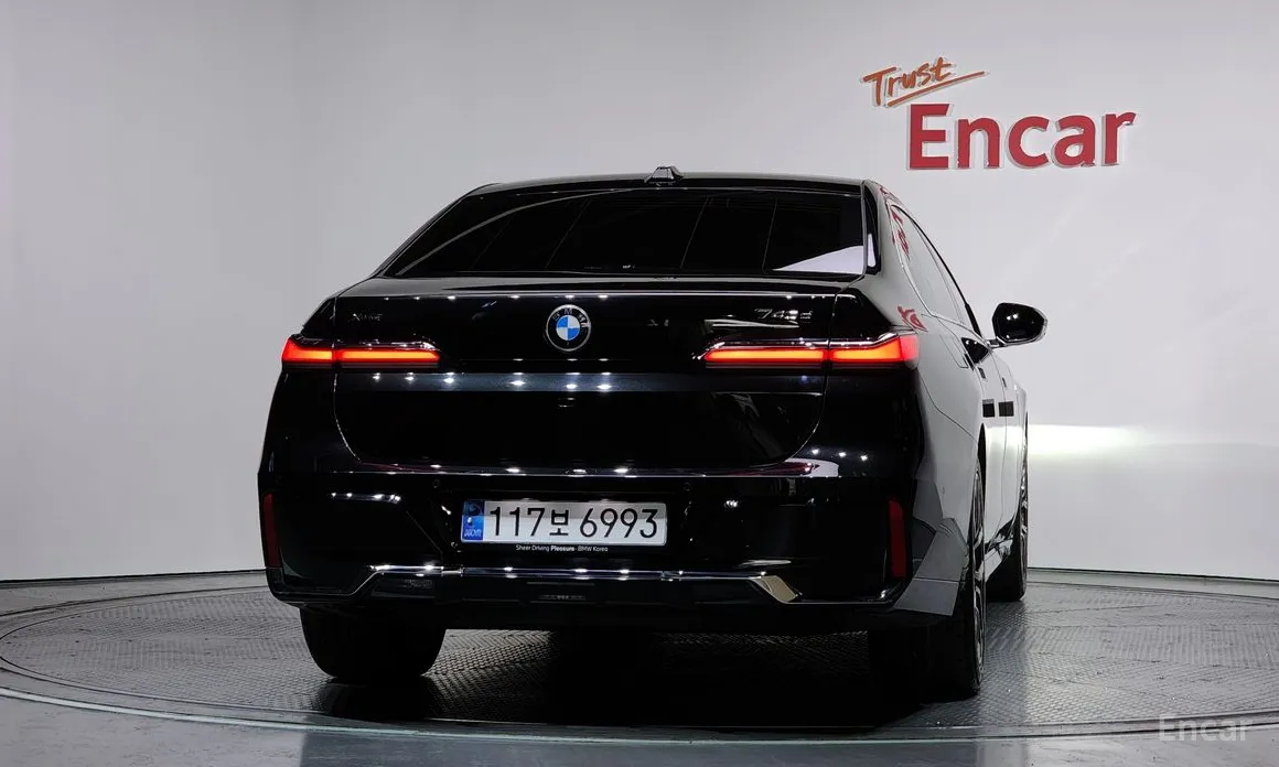 Фото 4 - BMW 7 Series