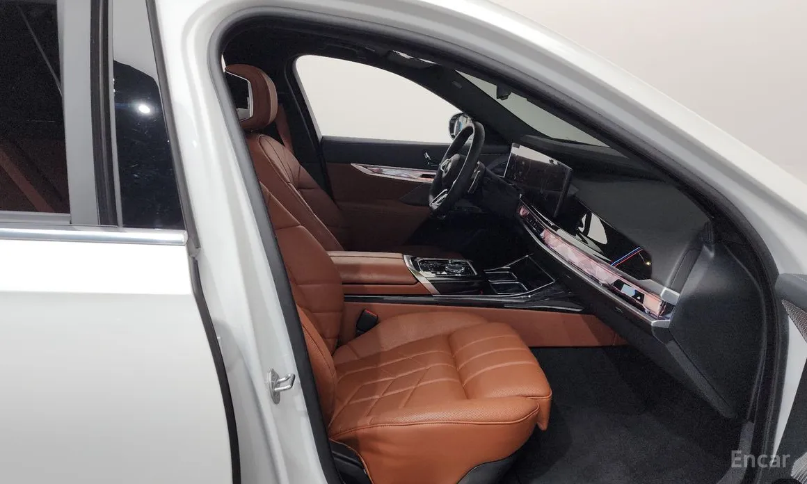 Фото 11 - BMW 7 Series