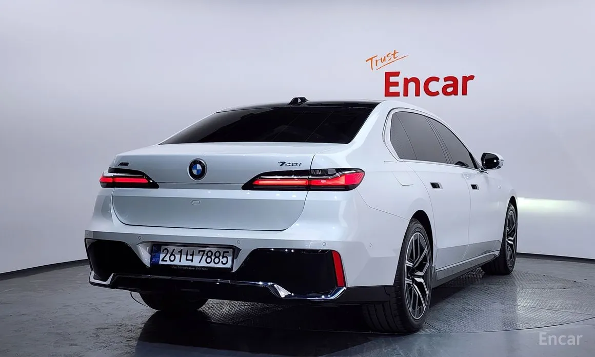 Фото 2 - BMW 7 Series