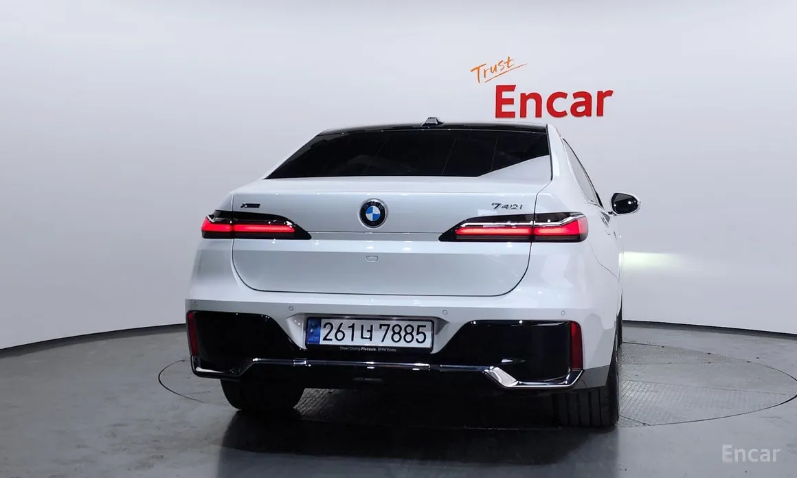 Фото 4 - BMW 7 Series