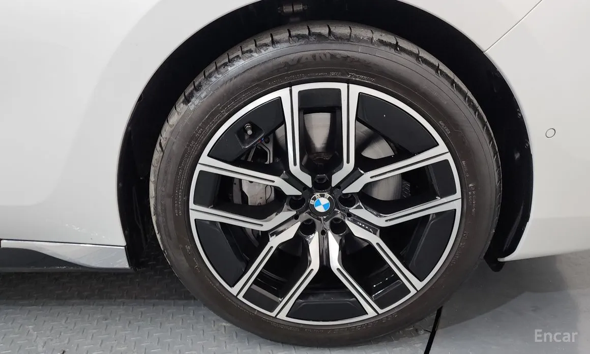 Фото 5 - BMW 7 Series