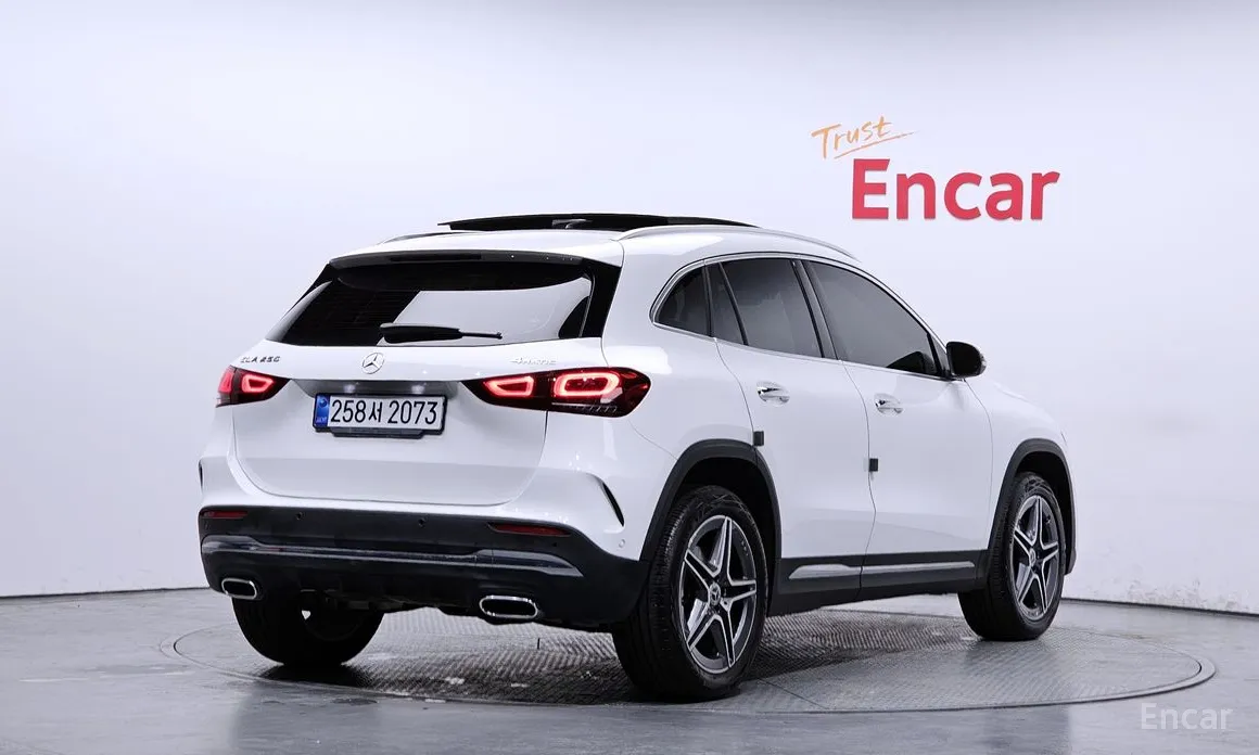 Фото 2 - Mercedes-Benz GLA-Class