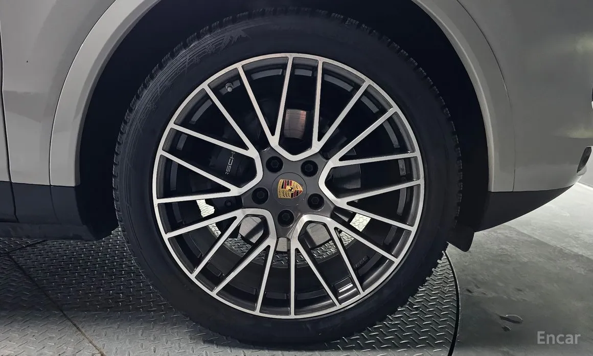 Фото 5 - Porsche Cayenne