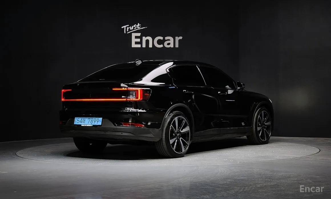 Фото 2 - Polestar 2