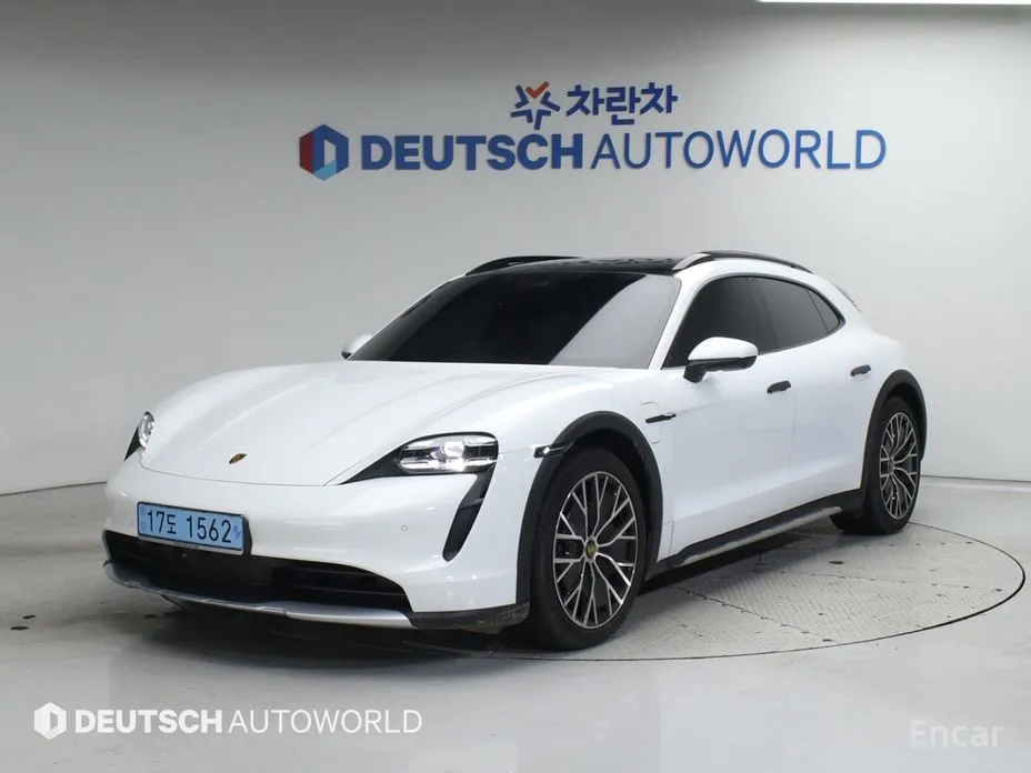 Фото 1 - Porsche Taycan