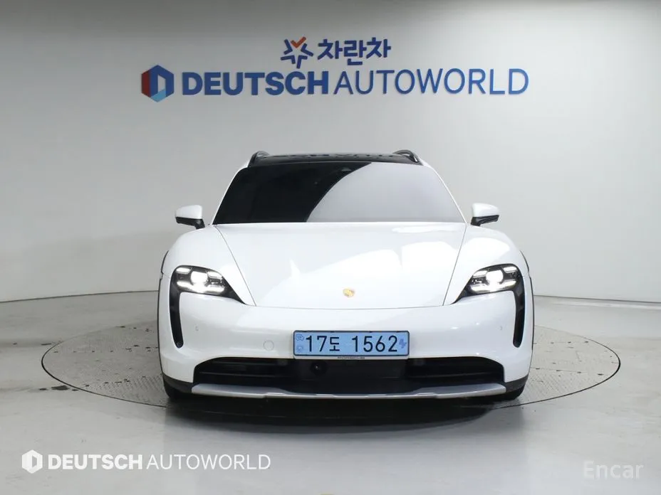 Фото 3 - Porsche Taycan