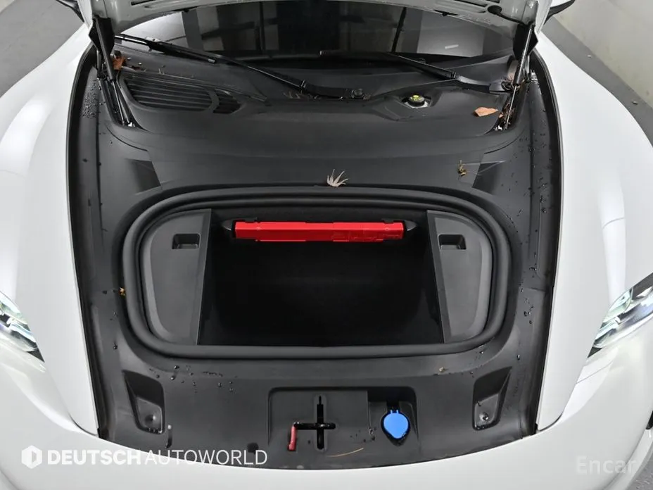 Фото 6 - Porsche Taycan