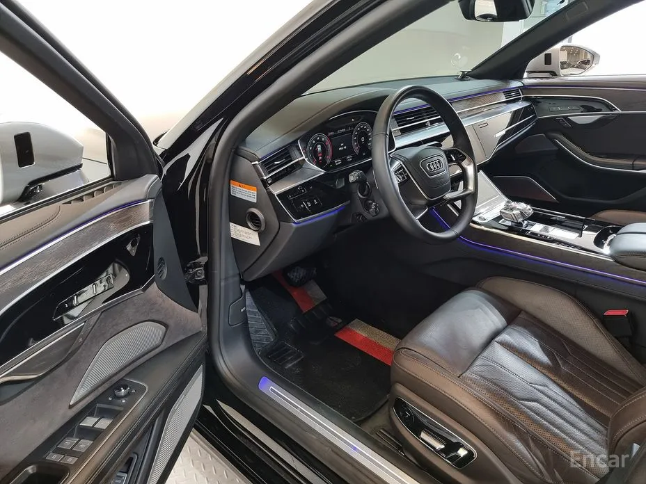 Фото 14 - Audi A8