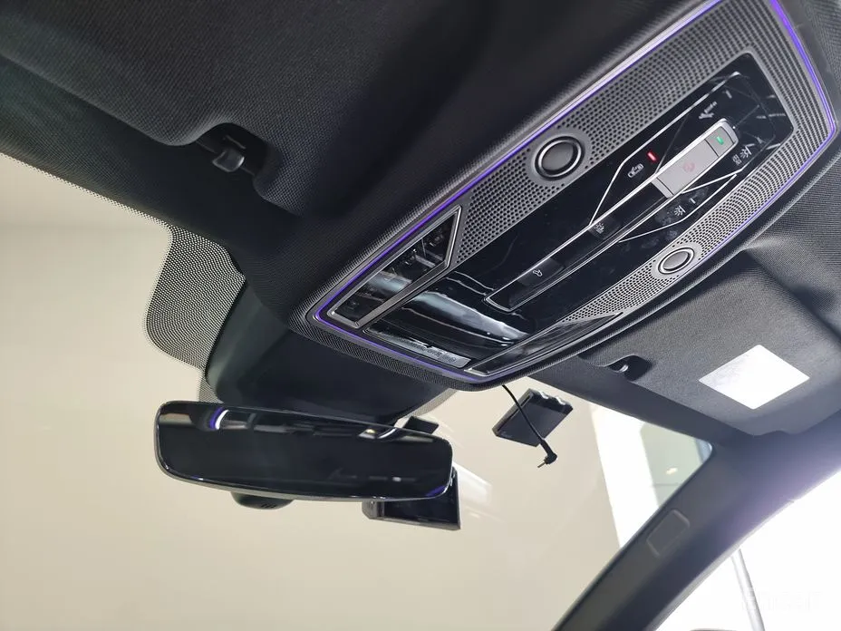 Фото 15 - Audi A8