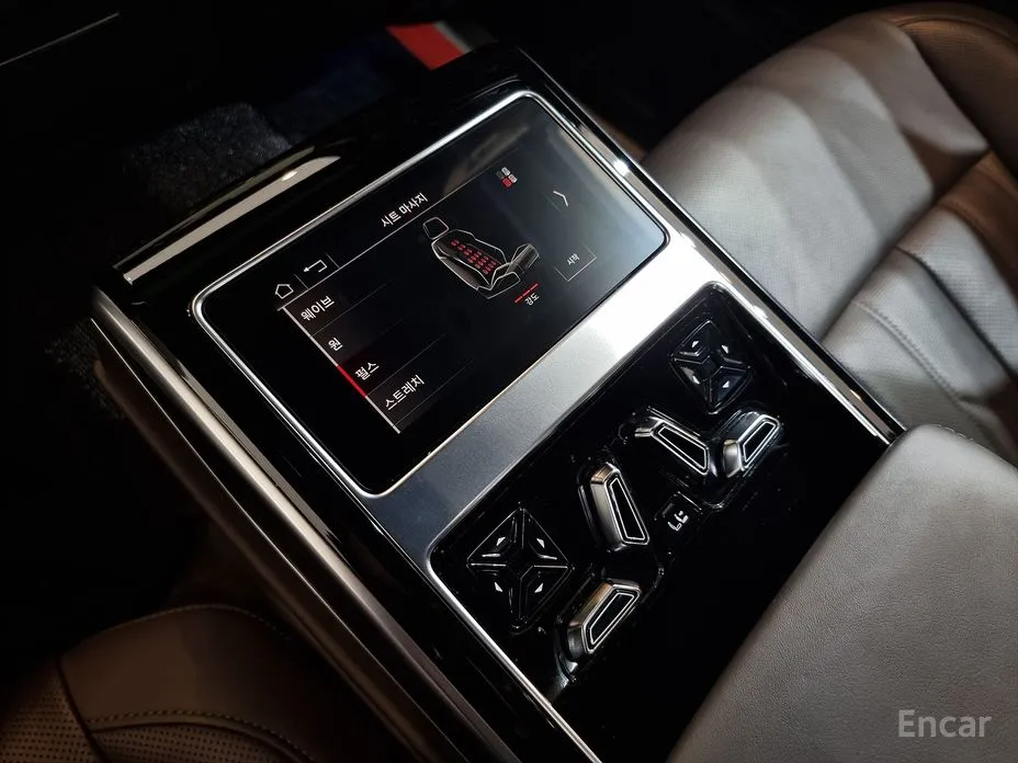 Фото 16 - Audi A8